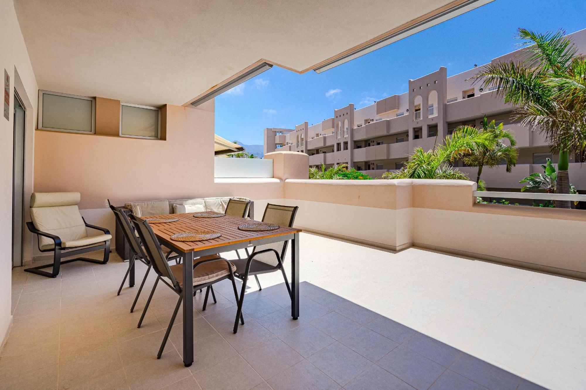 Cozy Apartment In Playa Paraiso Costa Adeje  Exterior photo