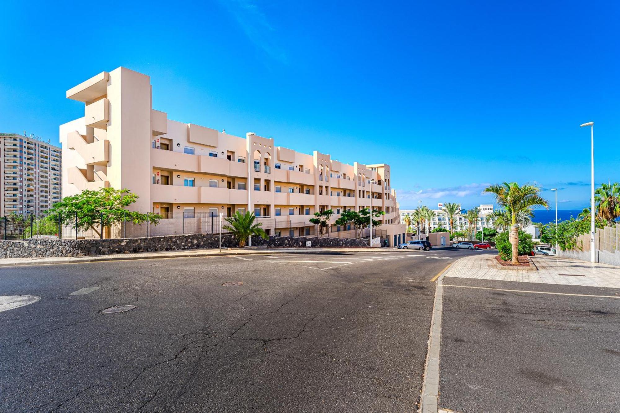 Cozy Apartment In Playa Paraiso Costa Adeje  Exterior photo