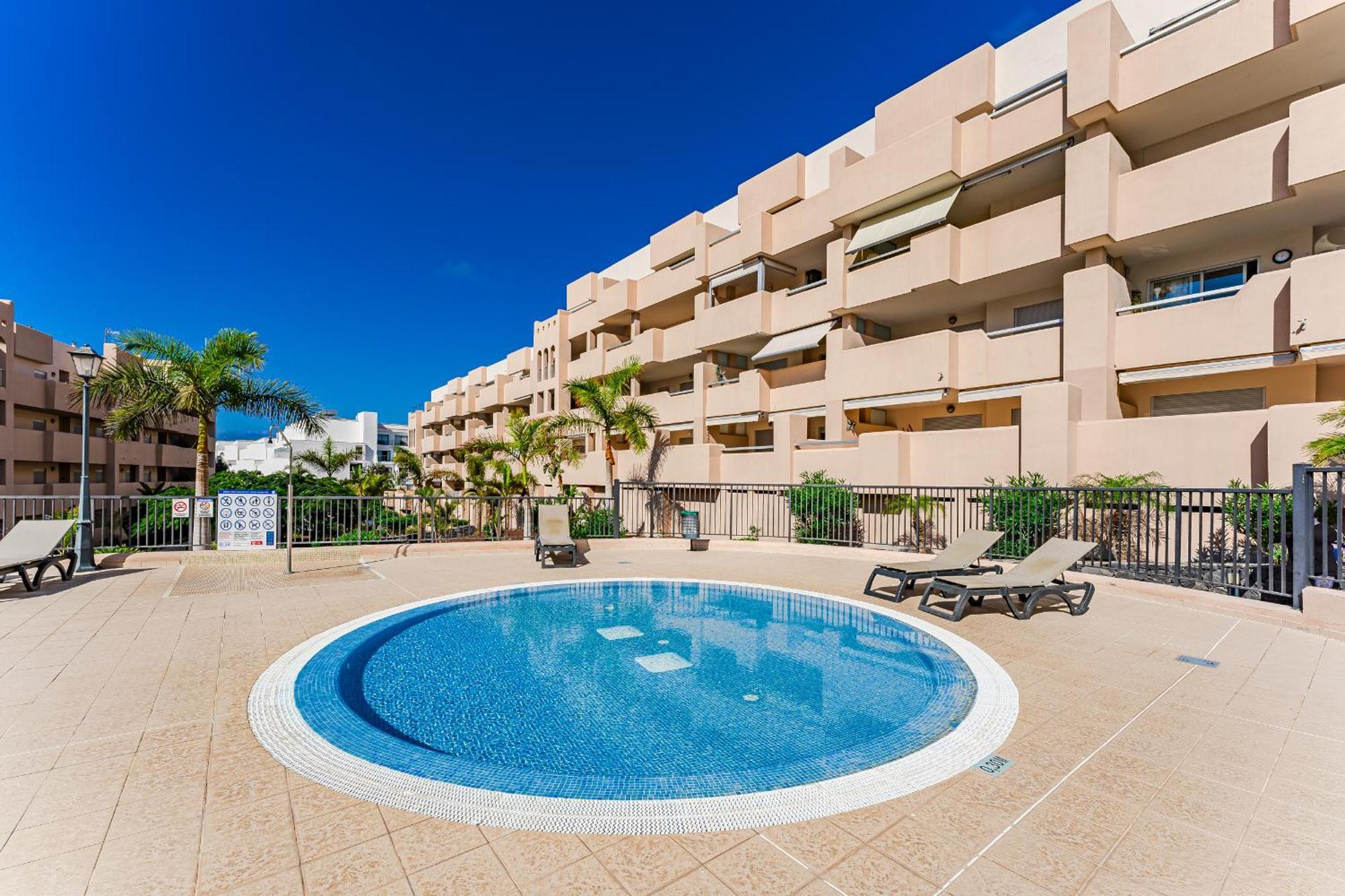 Cozy Apartment In Playa Paraiso Costa Adeje  Exterior photo